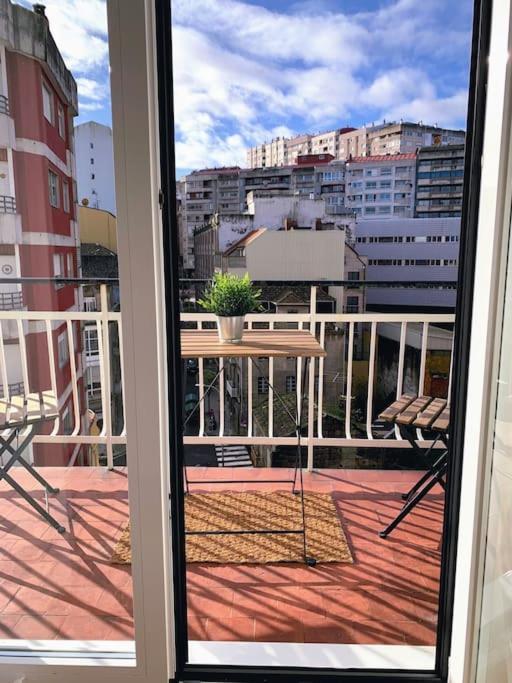 Muy Luminoso En El Centro De Apartment